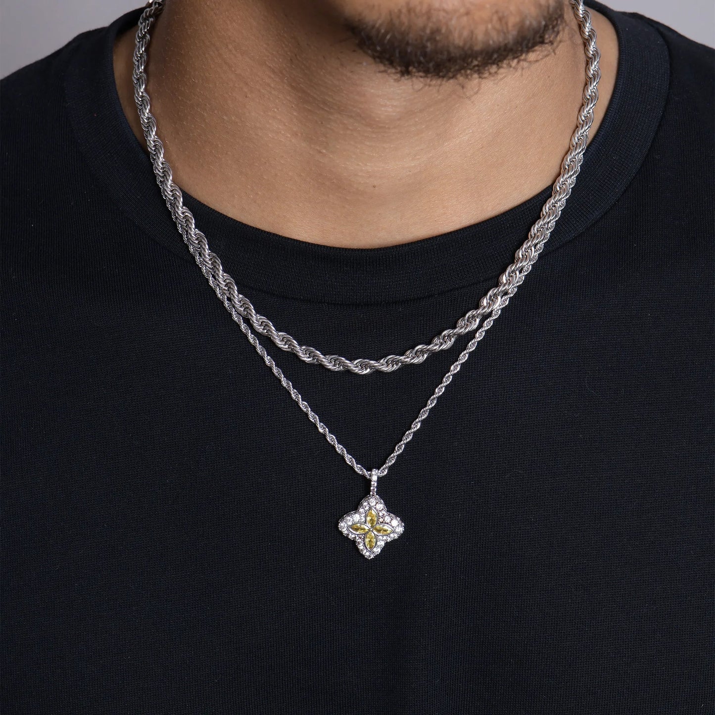 🖤 Black Friday Topper! ✨ "Luck-Bringer" Aporro Four-Leaf Clover Pendant | A Talisman Filled with Starlight