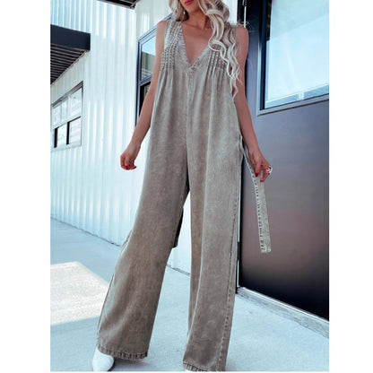 💃V-Neck Sleeveless Sexy Open-Back Washed Denim Jumpsuit🔥