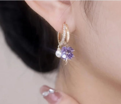 Buy 1 Get 1 Free🌸Fashion crystal four-petal flower pearl earrings
