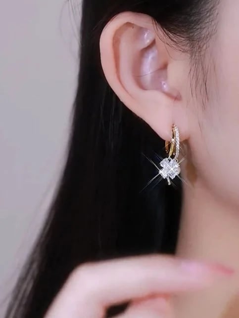 Buy 1 Get 1 Free🌸Fashion crystal four-petal flower pearl earrings
